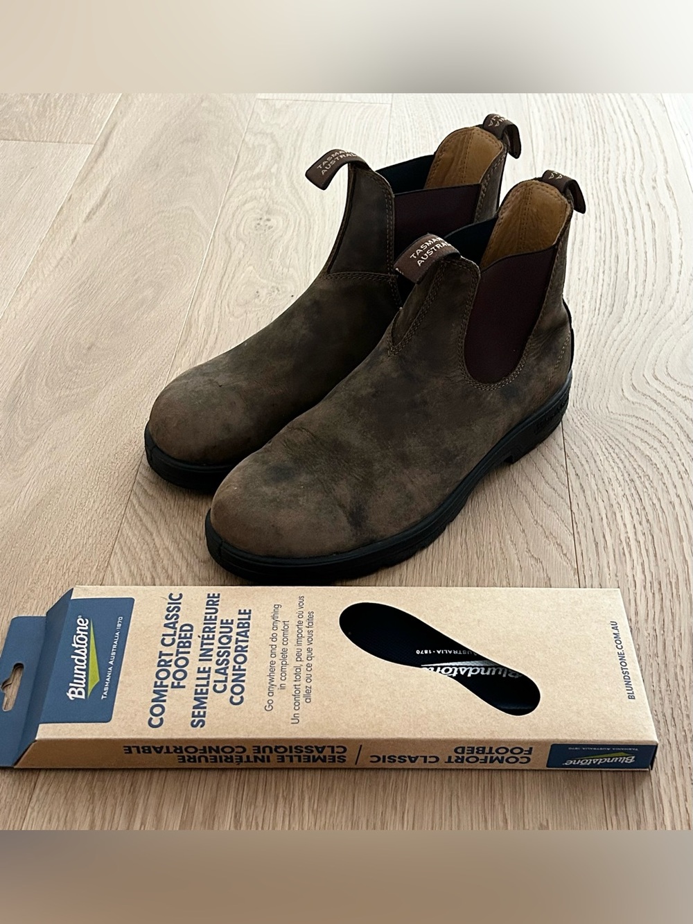 Men’s Blundstone Rustic Brown Chelsea Boots with Brand new Liners - Size 11.5 US
